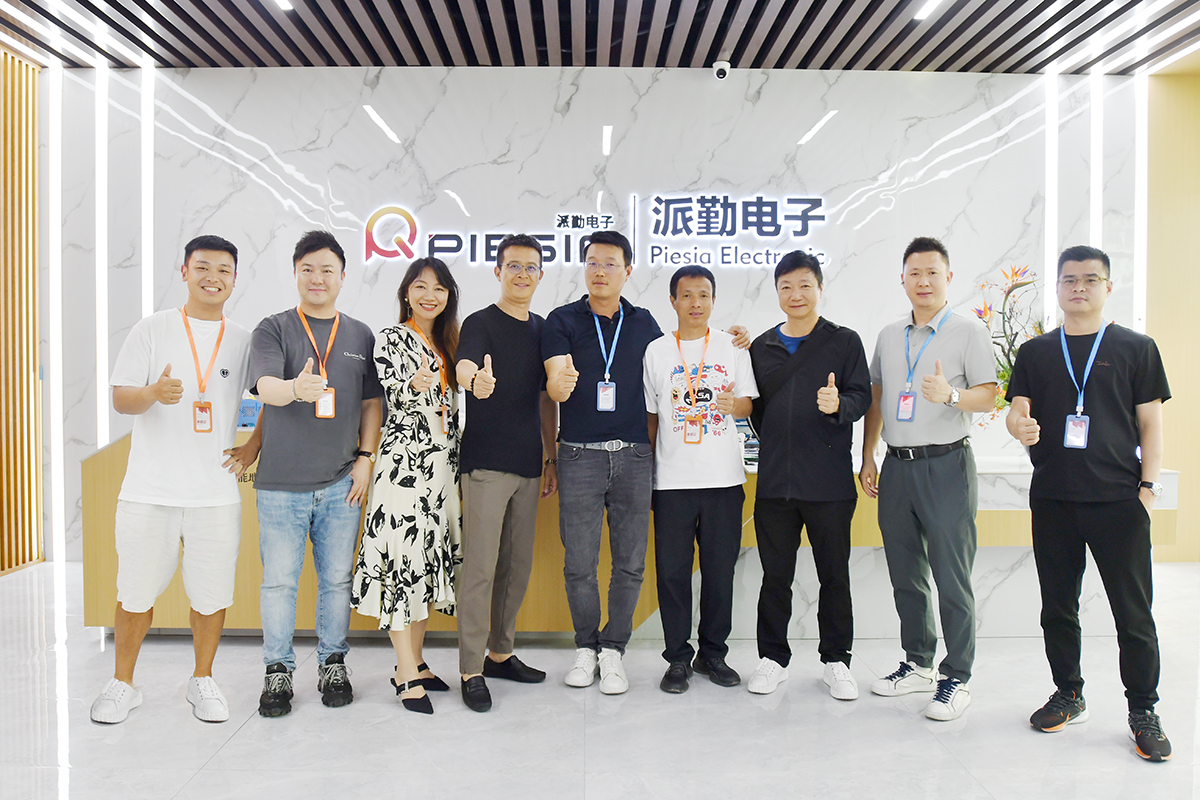 長(zhǎng)江商學(xué)院EMBA精英團(tuán)隊(duì)參訪派勤電子,共話創(chuàng)新發(fā)展! 長(zhǎng)江商學(xué)院EMBA精英團(tuán)隊(duì)參訪派勤電子,共話創(chuàng)新發(fā)展!